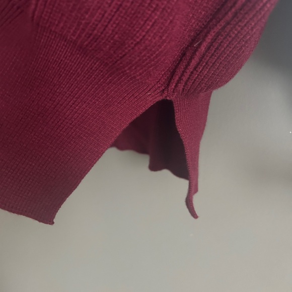 Women’s Sweater Burgandy Exposed Seams Size S - Picture 4 of 6